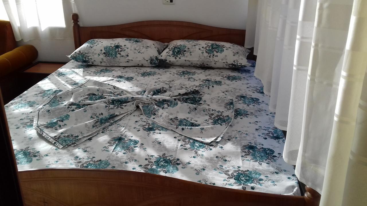 Kruja Hostel Екстериор снимка