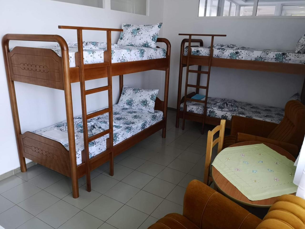 Kruja Hostel Екстериор снимка