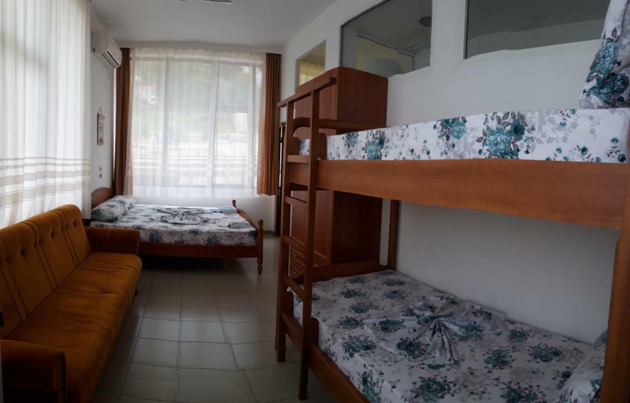 Kruja Hostel Стая снимка